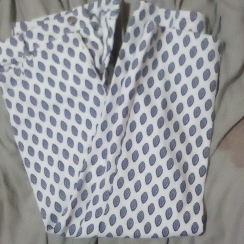 The so slimming girlfriend crop by Chico's size 1